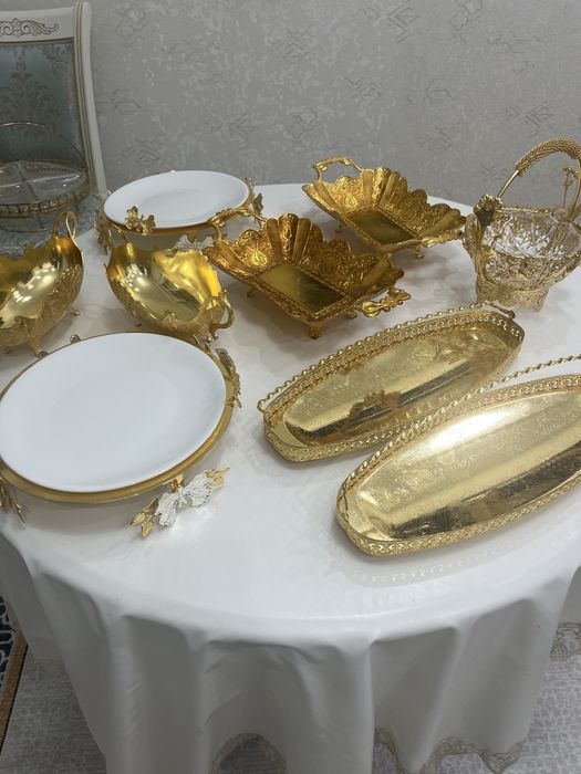 Зодотистый сервиз