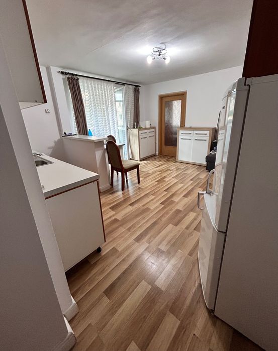 Închiriez apartament