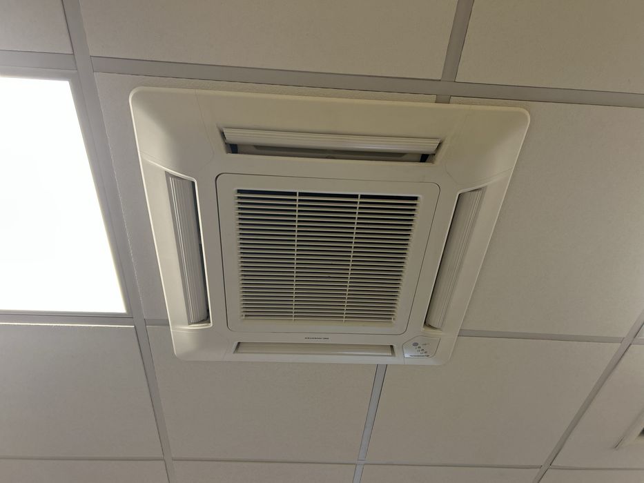 Дава се под наем Офис в Бургас, Център - 325 кв.м за 3000 € - Снимка #13