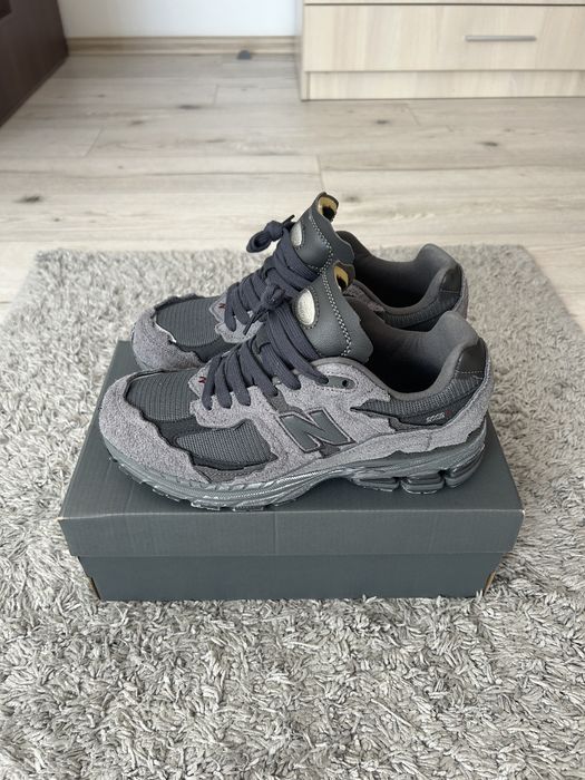 new balance 2002r