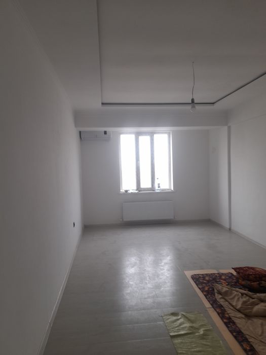 3 xonali kvartira sotiladi