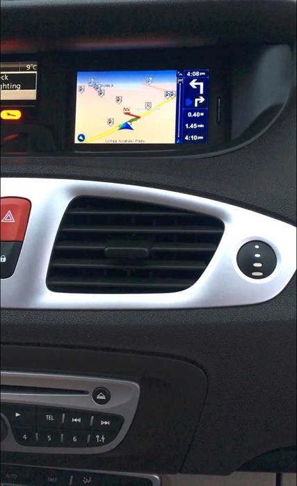 Carminat Renault TomTom live informee 2 R-LINK Navigation Communicat