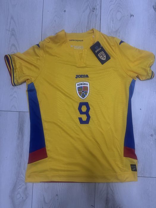 Tricou al echipei nationale( cu autograf) ORIGINAL