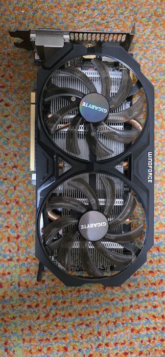 AMD Radeon R9 200 Series - Windforce Gigabyte