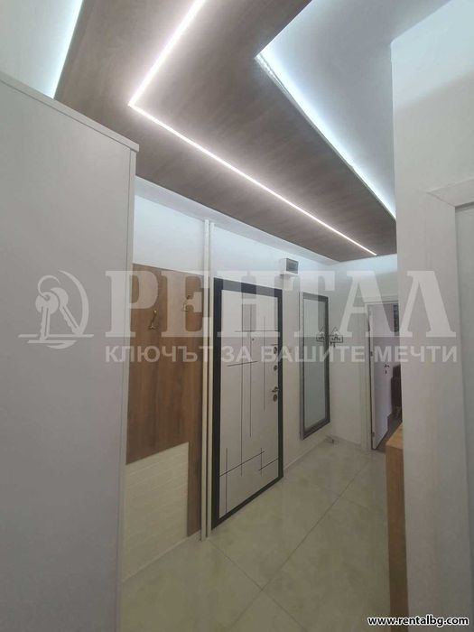 Дава се под наем Тристаен апартамент в Пловдив, Център - 75 кв.м за 484.5 € - Снимка #18