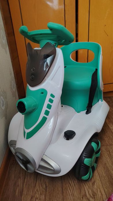 Продаётся детская машинка