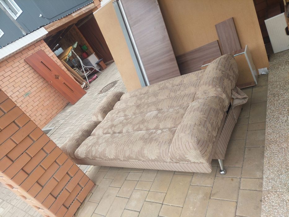 Продам диван хороший