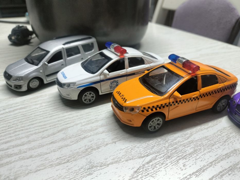 Продам игрушечные машинки