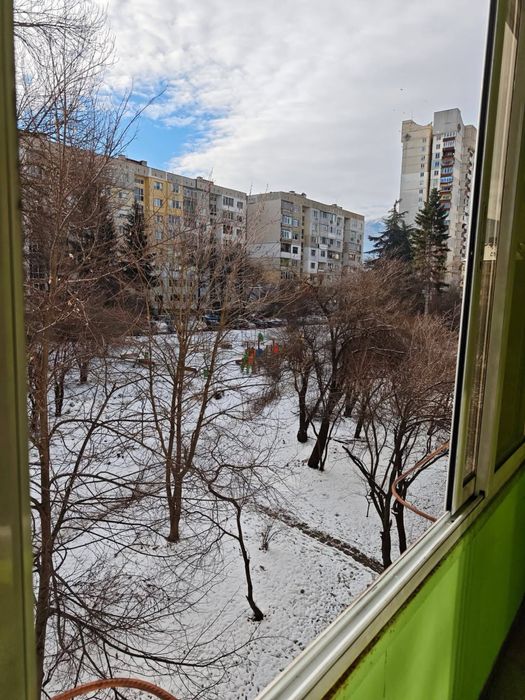 Продавам двустаен Апартамент в кв.Дианабад