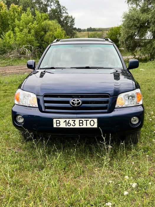 Машина тоуота хайландер