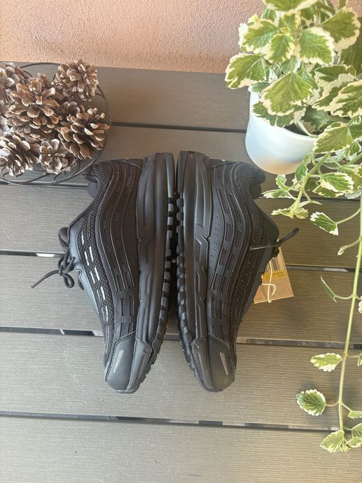 Adidasi Nike