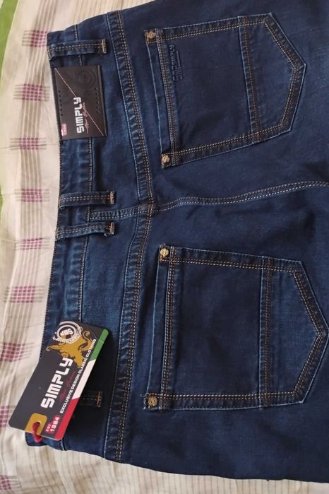 Vând blugi bărbați
