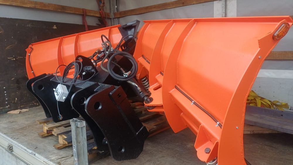 Plug deszăpezire buldoexcavator