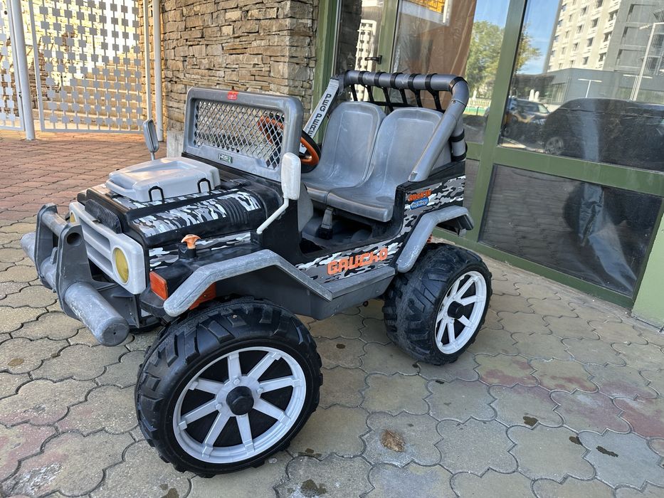 Детски електрически джип Peg Perego