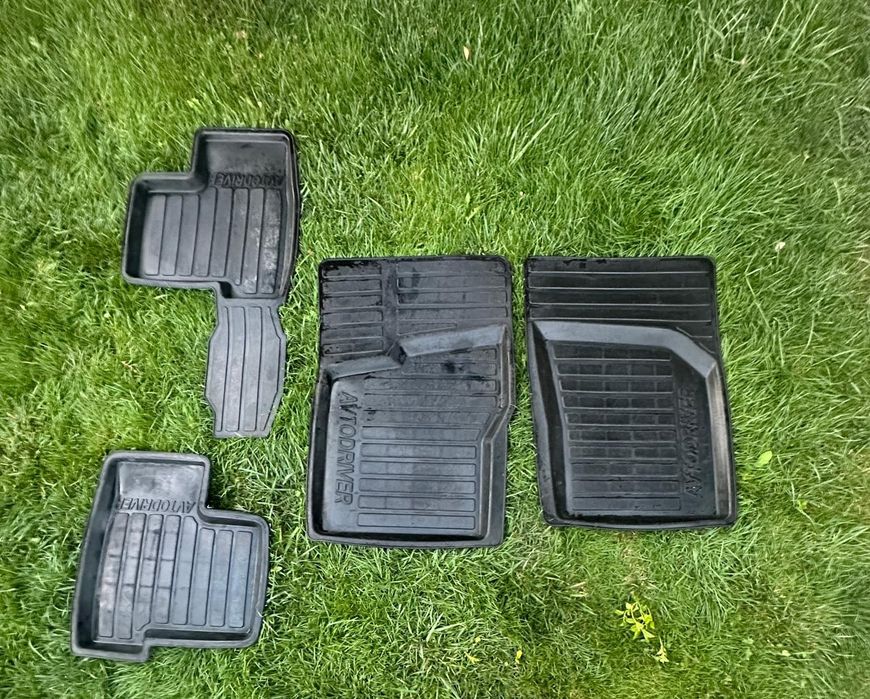 Автоковрики (резиновые)