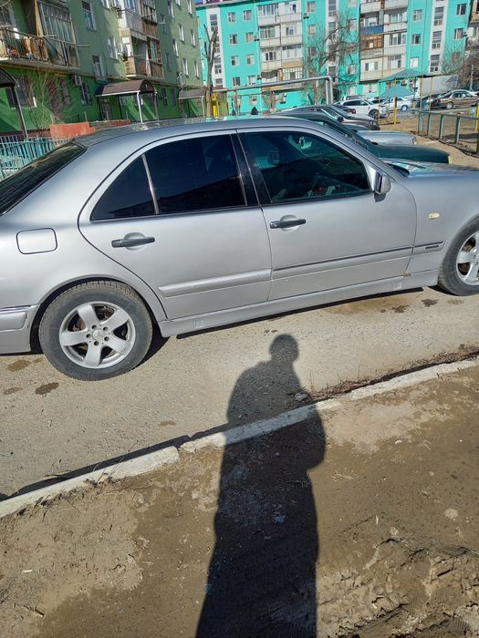 Продать срочно мерседес