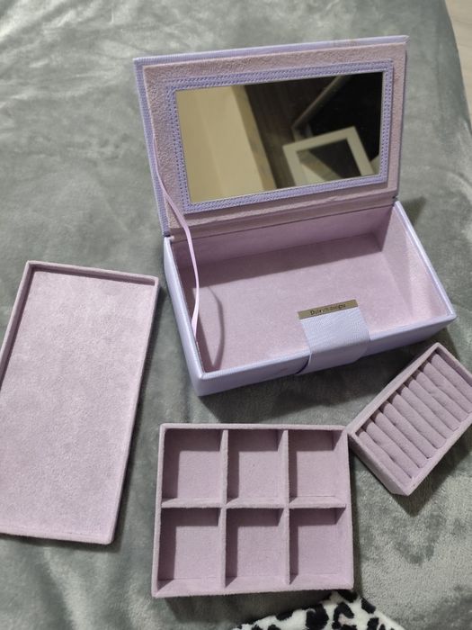 Кожена кутия за бижута