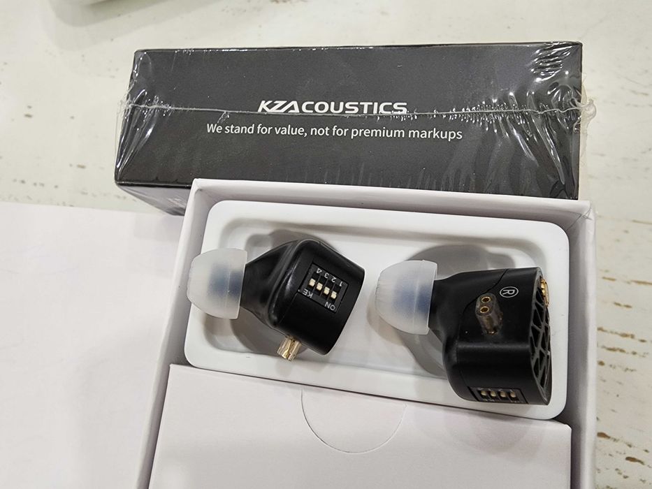 Наушники KZ Phantom Gaming IEMs, 3,5 mm with mic/USB-C