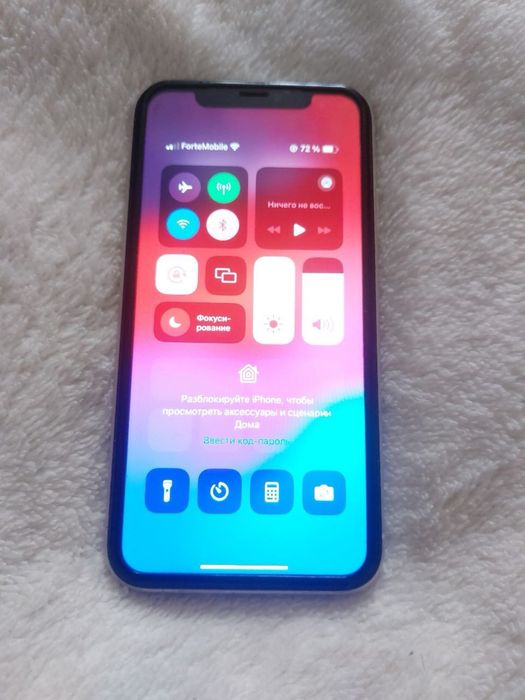 Продам айфон 11.