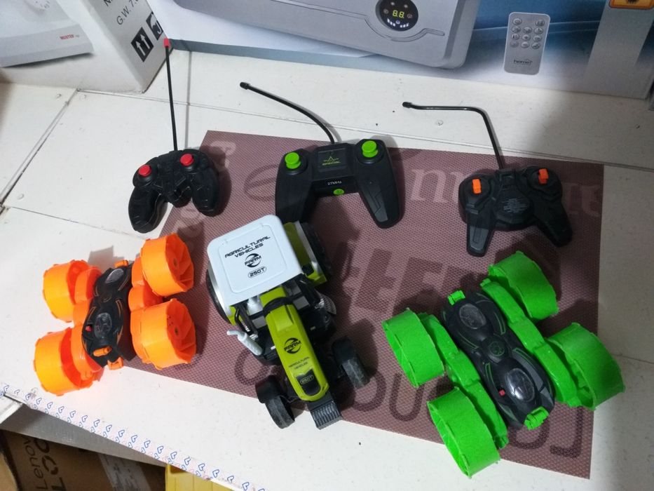 Masinute Spaider si Tractoras Pe Telecomanda