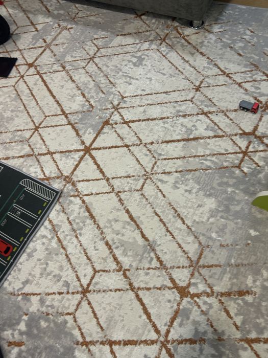 Продам ковер 200*300 в хорошем состоянии