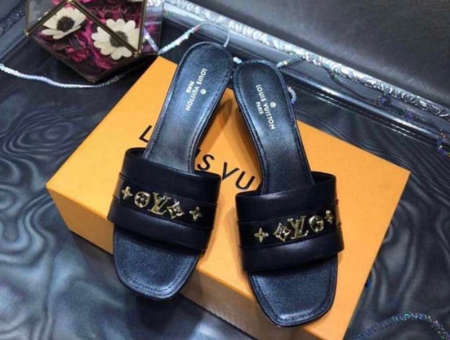 Pantofi Louis Vuitton