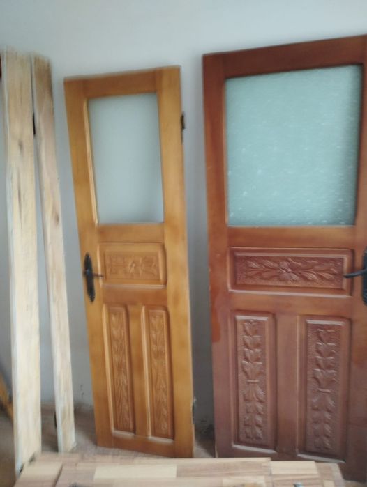 Ușa lemn masiv  b