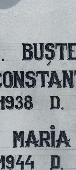 Scris sculptat cruci.