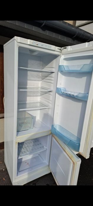 Холодильник . 40000тенге.