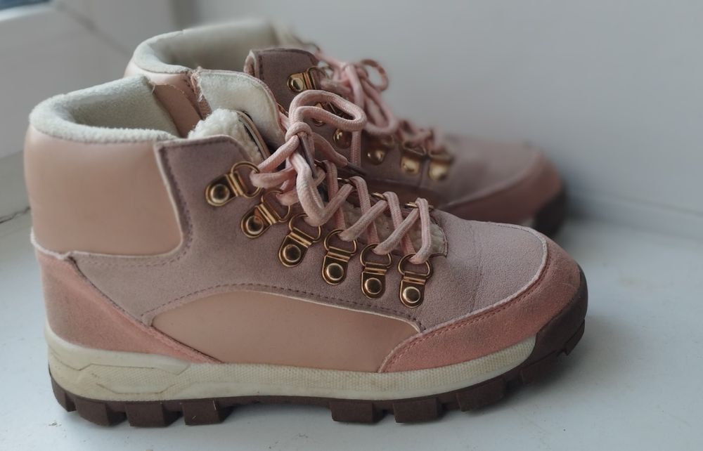 Продам ботинки демисезонные на девочку