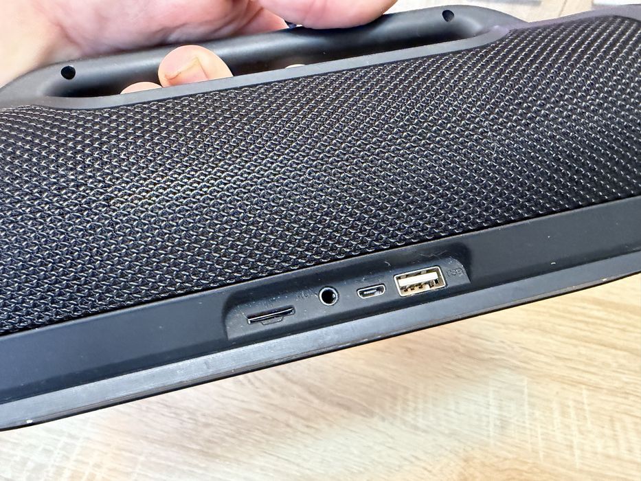 Продавам блутут колонка Audiologic  2х5W