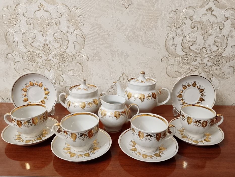 Сервизы винтажные разные. См. описание.