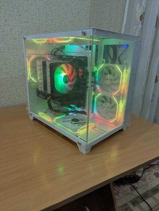 Корпус Аквариум с 7 ARGB кулерами