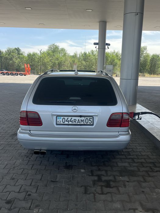 Продам Е320 универсал