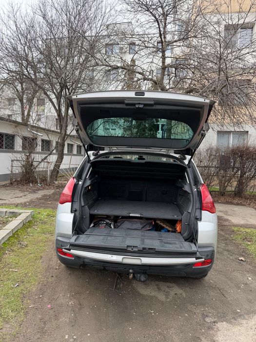 Vand masina personala Peugeot 3008 an 2012 motor 1.6 hdi (9hr 112cai)