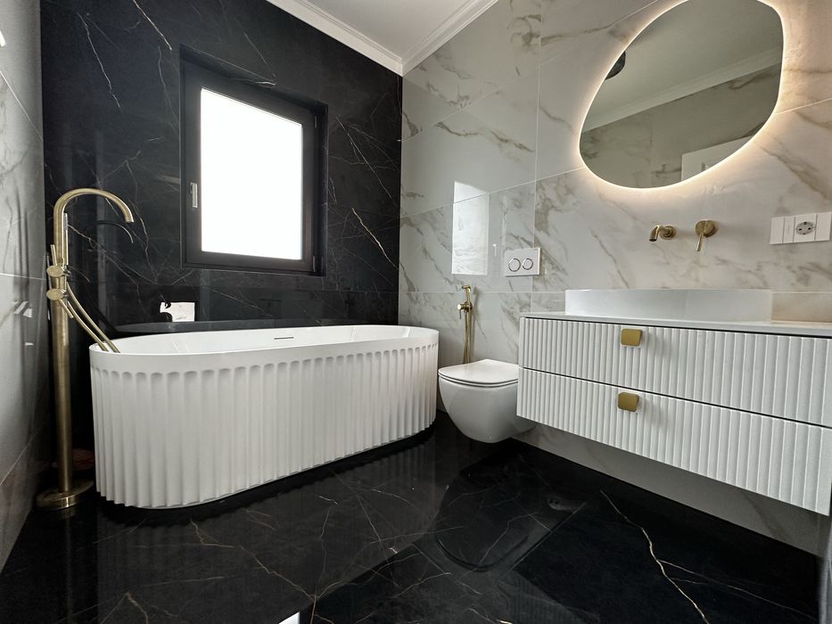 Casa de lux, gaze, canalizare, apa, curent. 165mp construiti