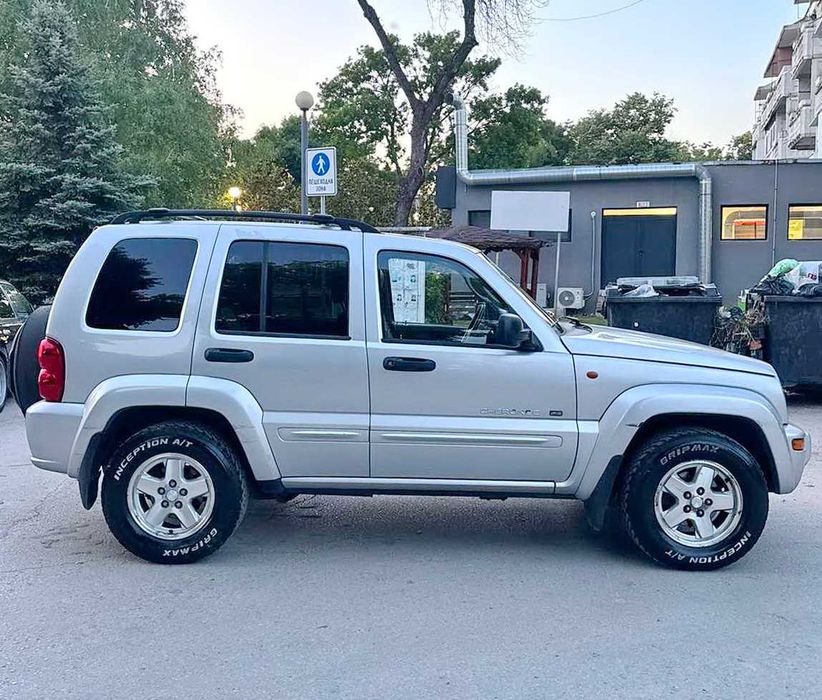 Jeep  Cherokee  2.8 CRD  автомат - нов внос