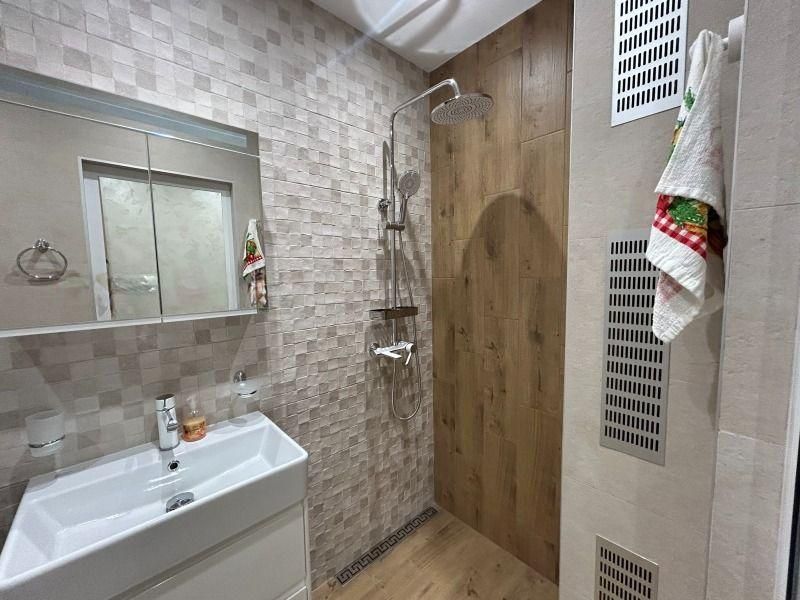 Дава се под наем Тристаен апартамент в София, Красно село - 65 кв.м за 575 € - Снимка #9