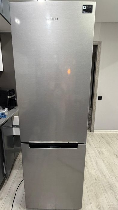 Холодильник Samsung 328л