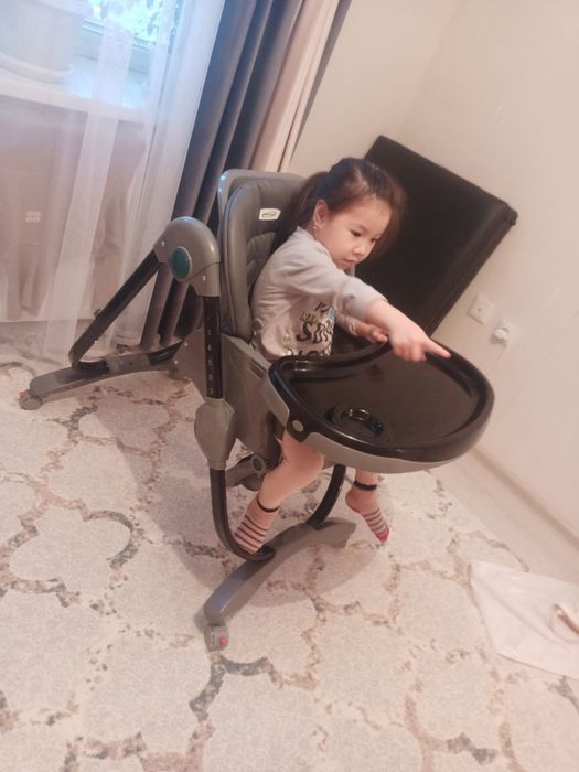 Детский стол для кормление