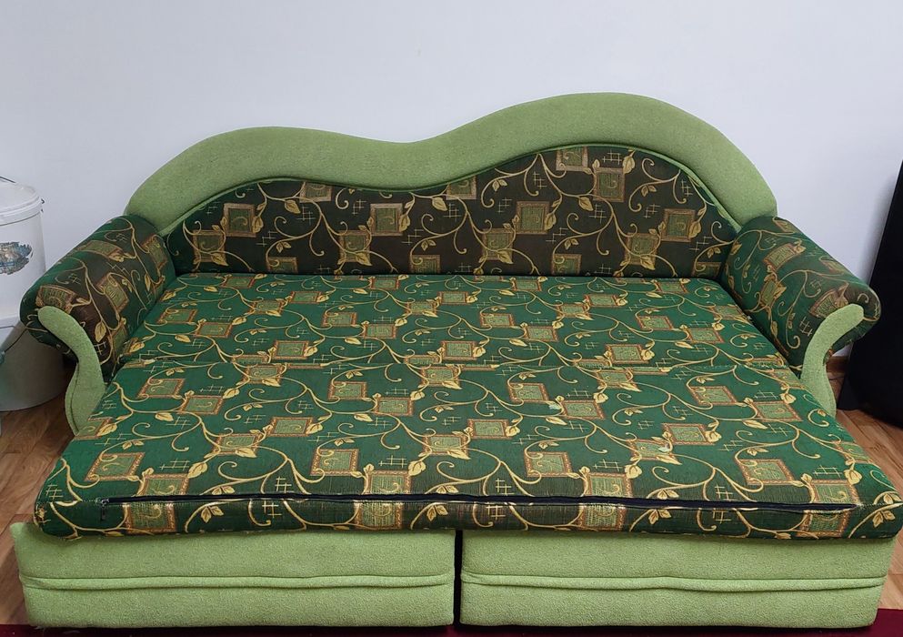 Срочно продам диван