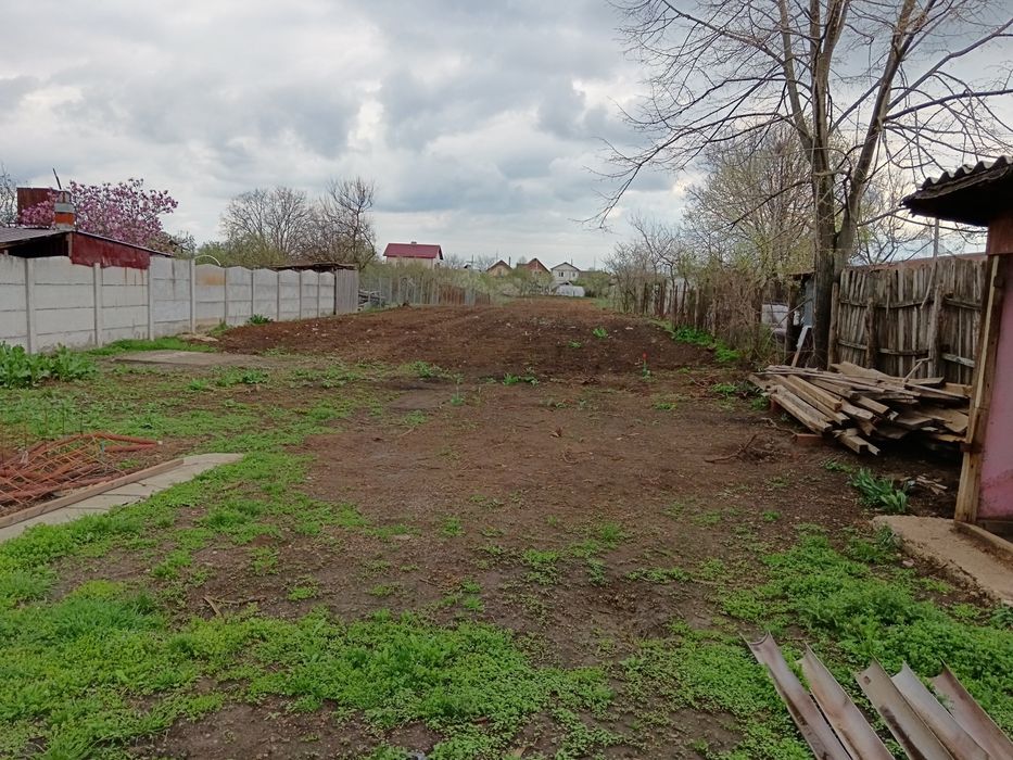 Casa de vânzare, strada Reconstrucției, nr. 15