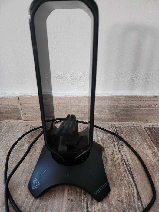 Suport casti cu port USB