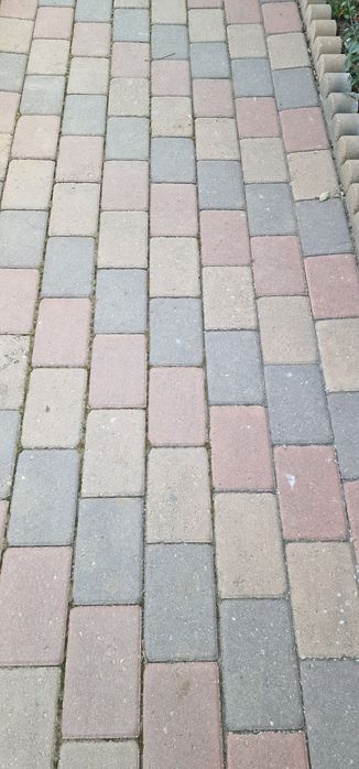 Vand  pavaj medieval utilizat 21x14 cm dimensiune  28lei/mp