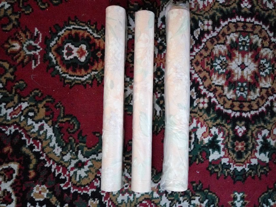 Продаю обои простые длина 10м