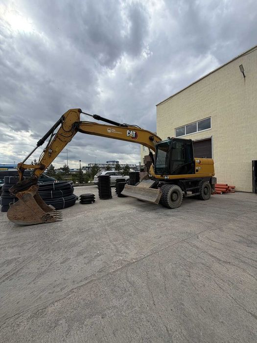 В аренду Экскаватор Caterpillar с гидромолотом