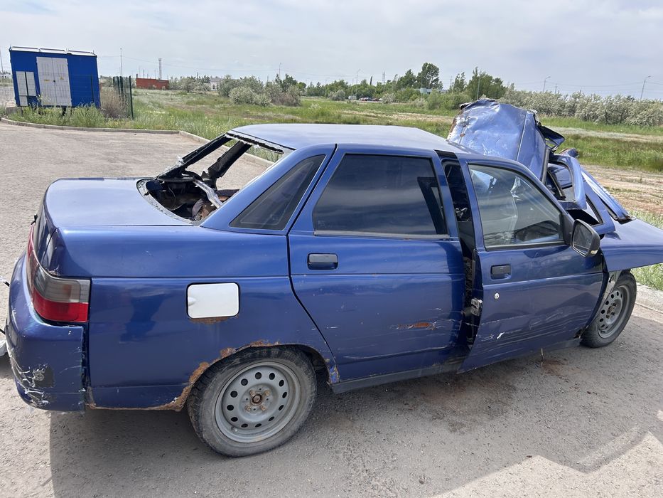 Ваз 2110 , 2003г авариний состояние
