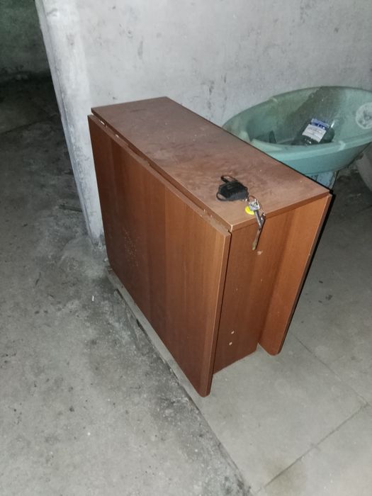 Стол компактный  продам