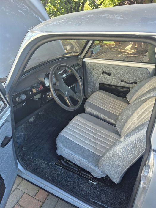 TRABANT 601 1990 — imagine 8