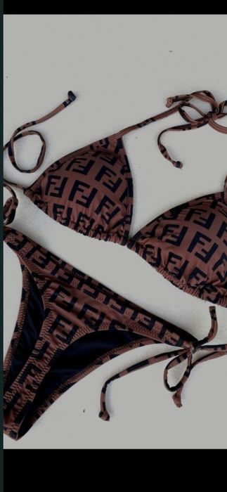 Costum de baie chilot tanga Gucci, Fend*, Burberry, model 2026